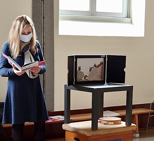 Frederick-Tag 2021: Eine farbenreiche Lesung in der Nebeniusschule